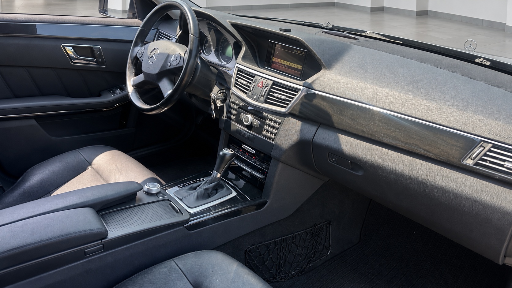 Photo 3 sur 7 du véhicule MERCEDES CLASSE E 220 CDI 2012