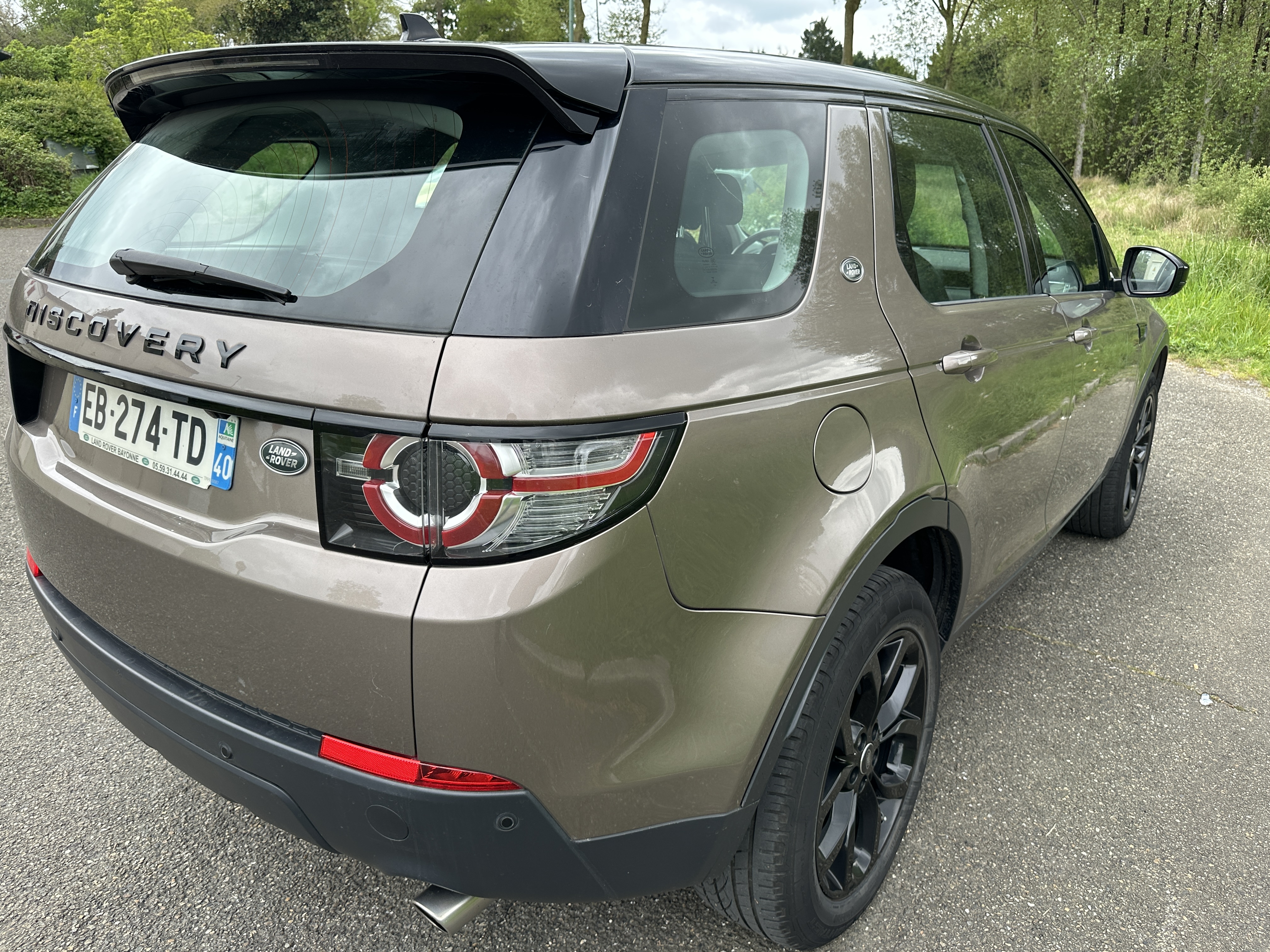 Photo 4 sur 12 du véhicule LAND ROVER Discovery TD4 180 cv sport 2016