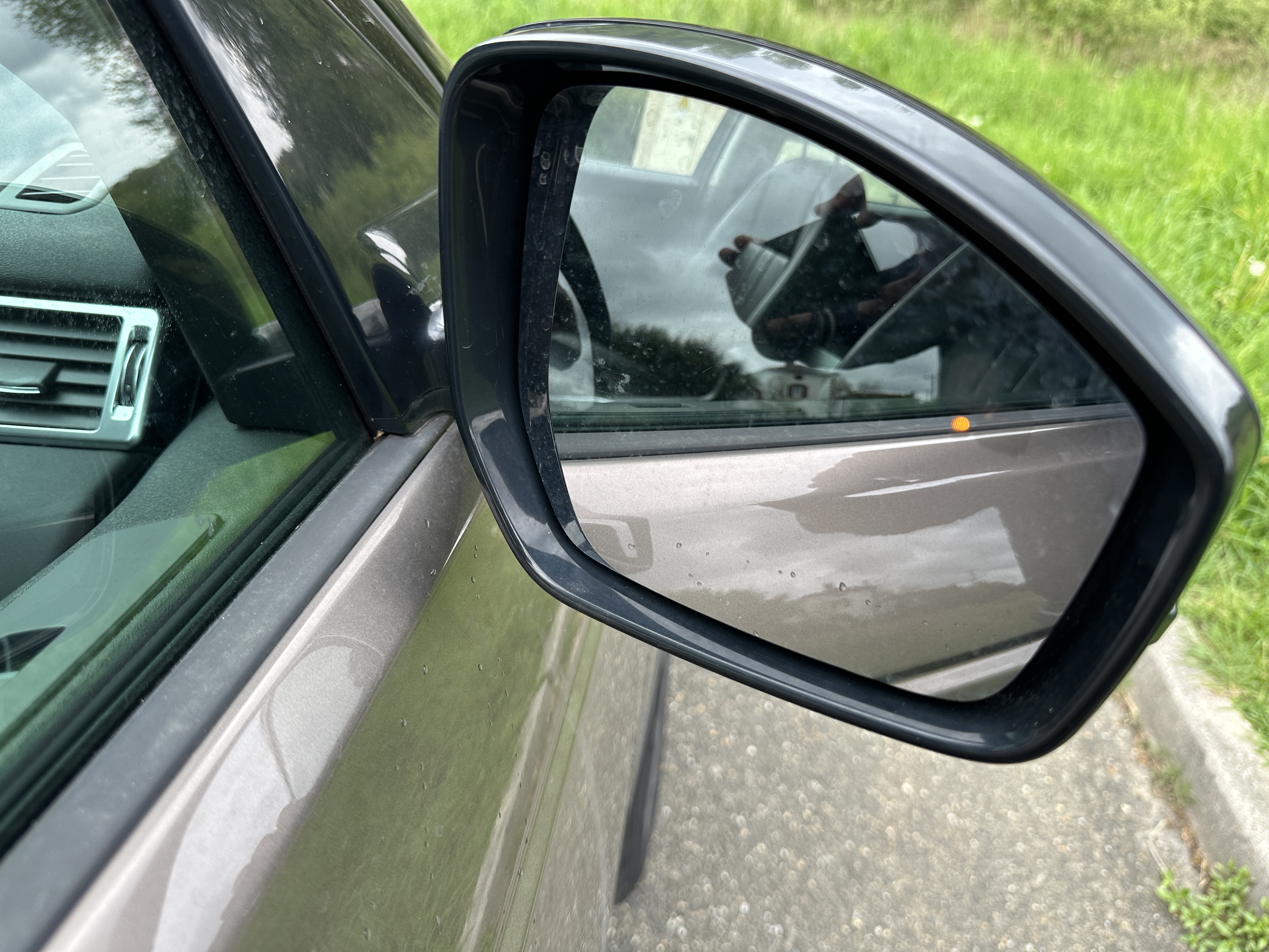 Photo 10 sur 12 du véhicule LAND ROVER Discovery TD4 180 cv sport 2016